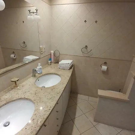 Avanti Apartment *