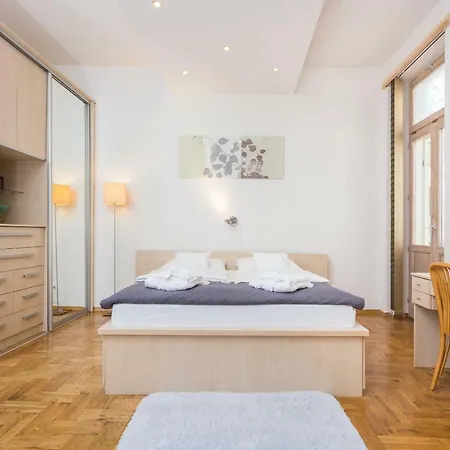 Avanti Apartment *